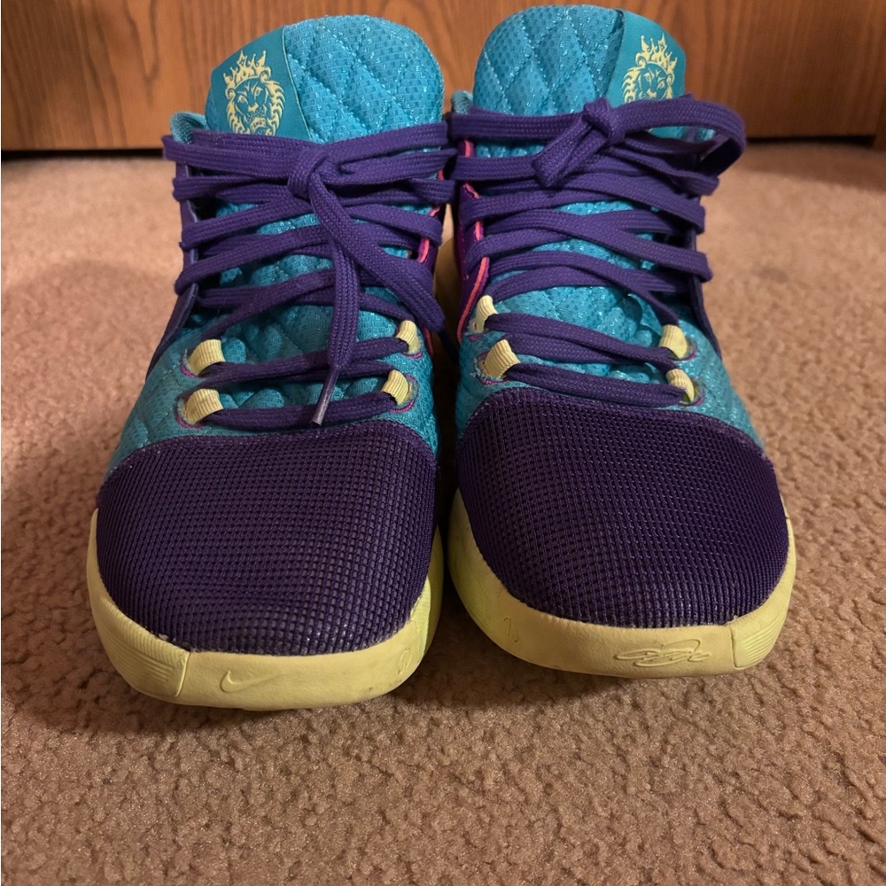 Men’s Nike LeBron Witness Purple and Teal Athletic Shoes - Picture 4 of 8